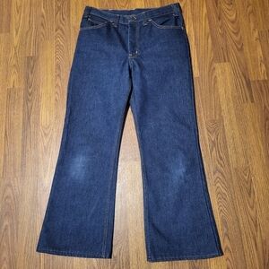 Vintage GWG Straight-Leg Jeans Made in Canada Women’s 32 Waist 28 Inseam C97